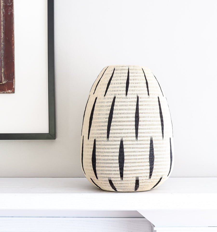 Black Scratched Tall White – geometric motif – woven basket – baskets – handwoven in Colombia