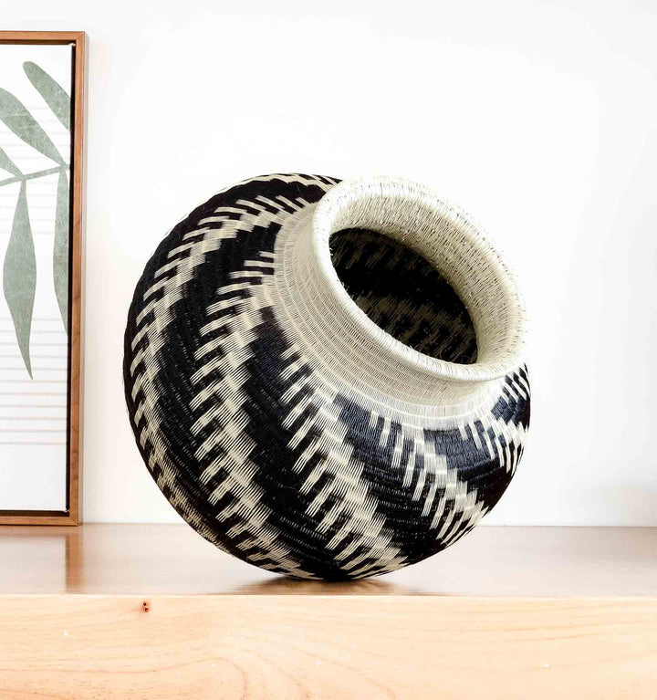 Nota De Musica – geometric motif – woven basket – baskets – handwoven in Colombia
