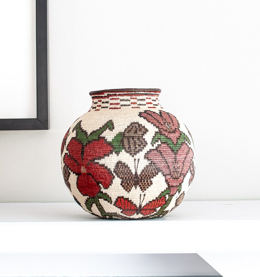 Round Floral Wounaan Basket – floral motif – woven basket – baskets – handwoven in Panama