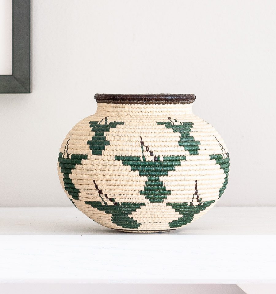 Green Ribbed Hummingbirds Wounaan Basket – hummingbirds motif – woven basket – baskets – handwoven in Panama