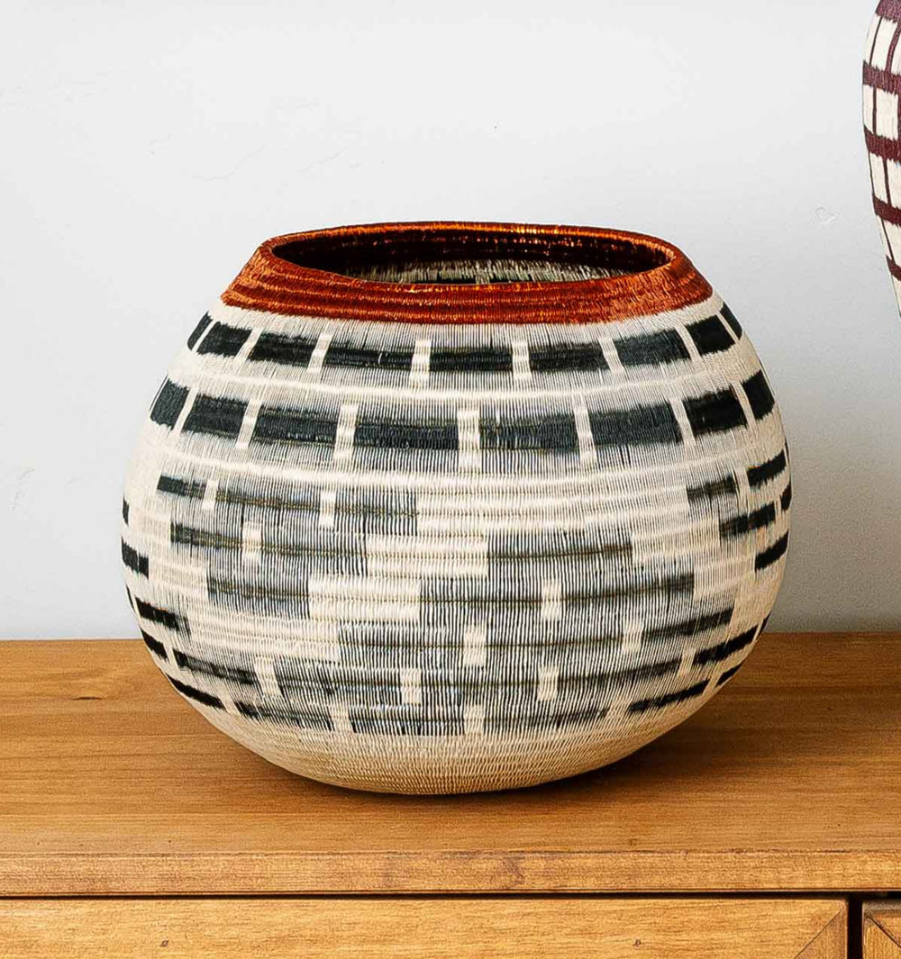 Black Steps On White W Copper Rim – geometric motif – woven basket – baskets – handwoven in Colombia