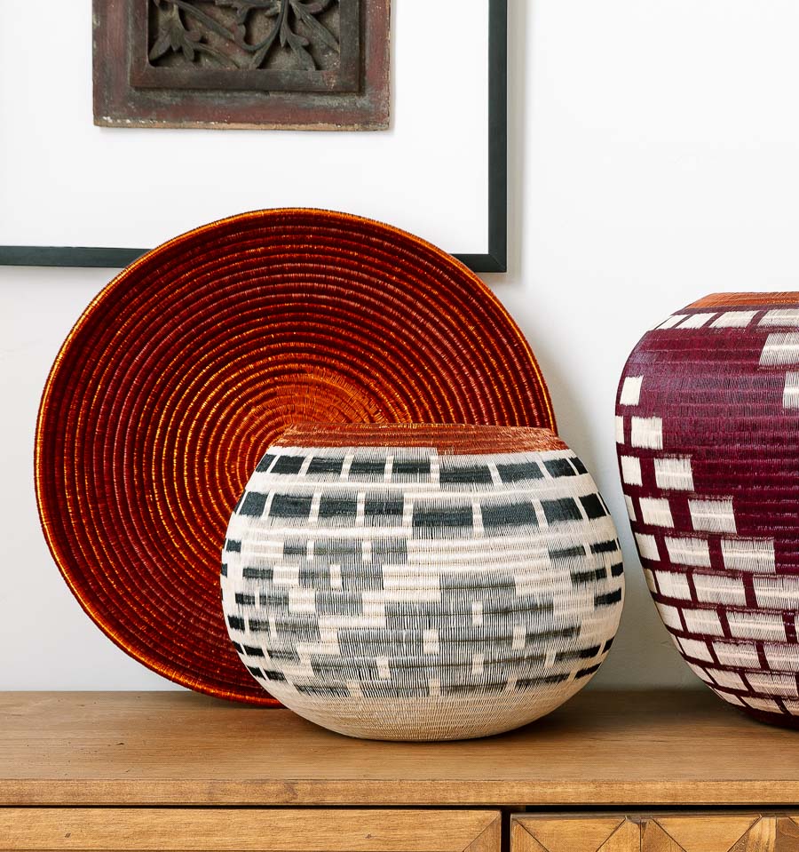 Copper Spiral Large Werregue Plate By Plinio Opua Copy – geometric motif – woven plate – decorative plates – handwoven in Colombia