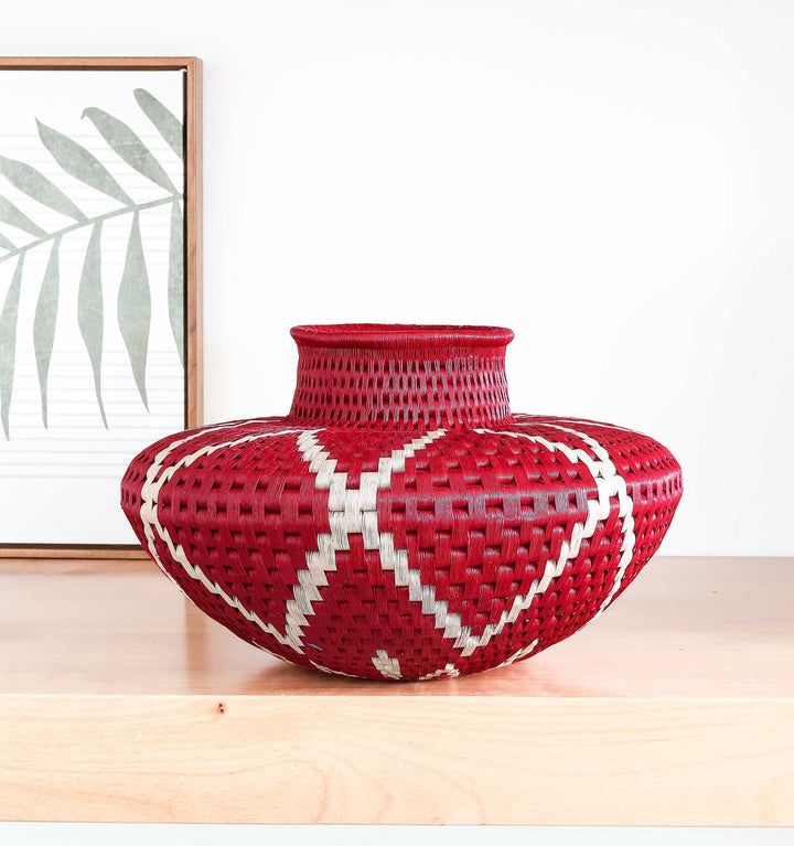 Textured Net On Red – geometric motif – woven basket – baskets – handwoven in Colombia