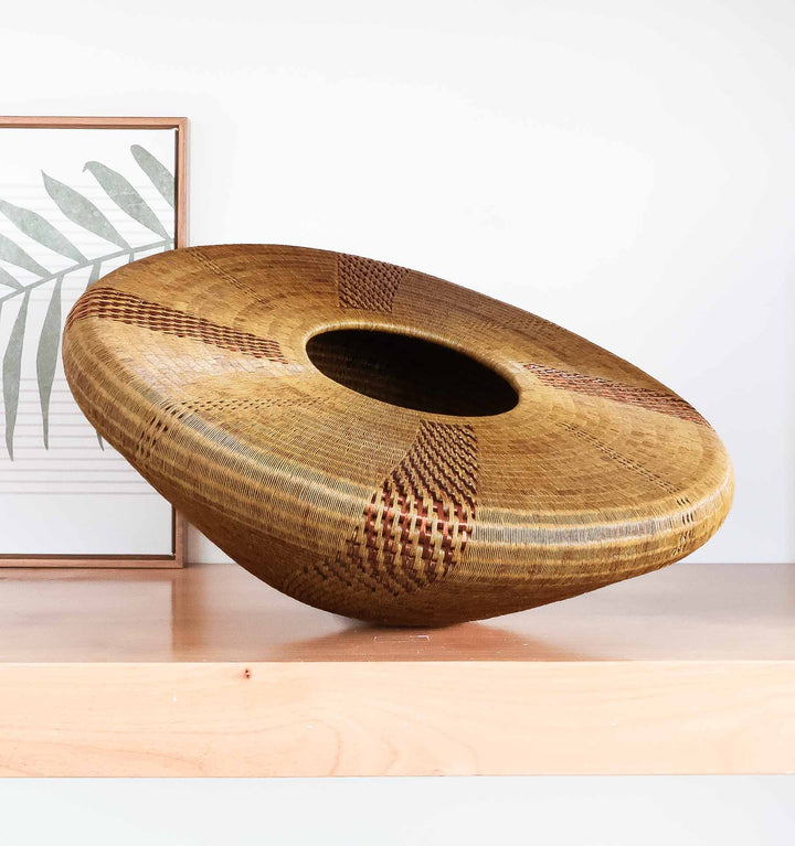 Golden Copper Modern – geometric motif – woven basket – baskets – handwoven in Colombia