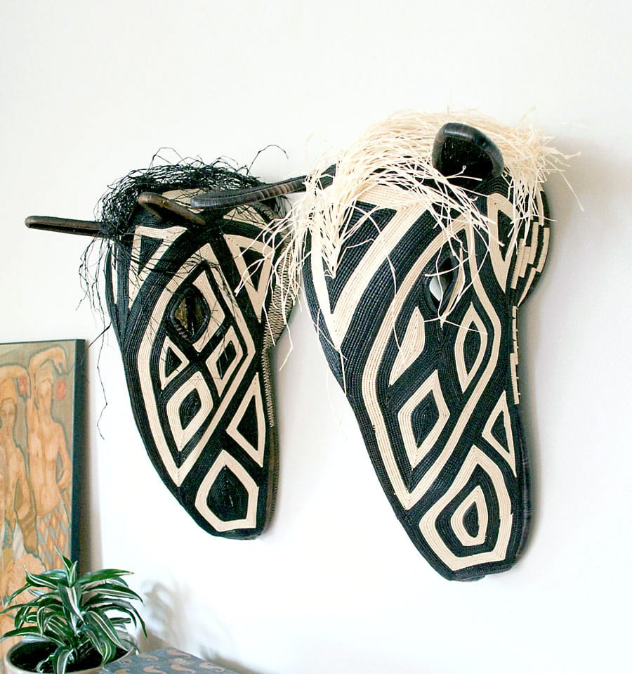 White Haired Grande Horse Mask – geometric motif – mask – sculptures & statues – handwoven in Panama