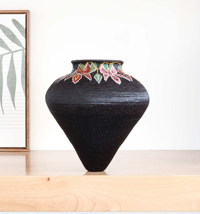 “Flor de la Selva” — Hösig Di Basket by Julia Jingimia