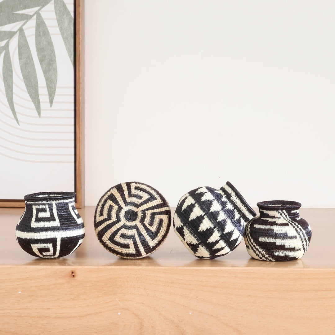 Wounaan Graphic Vessel