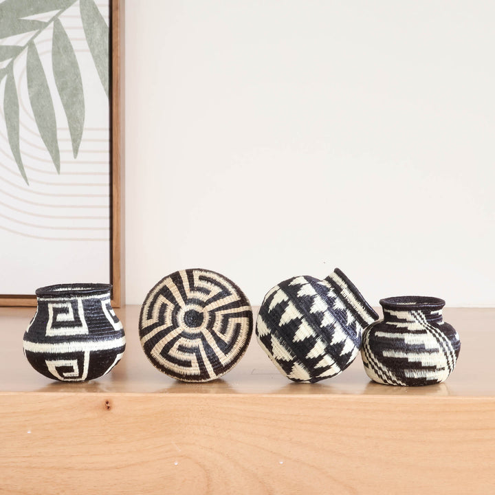 Wounaan Graphic Vessel