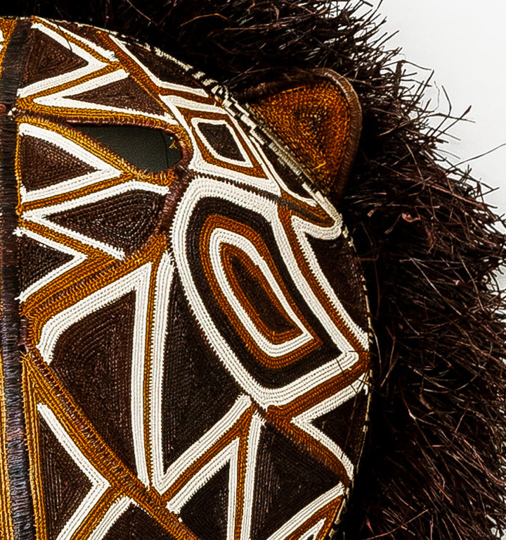 Grande Geometric Cat Mask