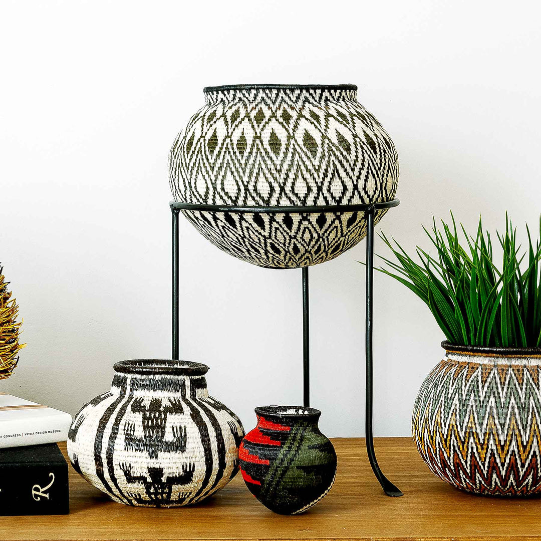 Full front view of Panama Wounaan basket with black and cream diamond pattern